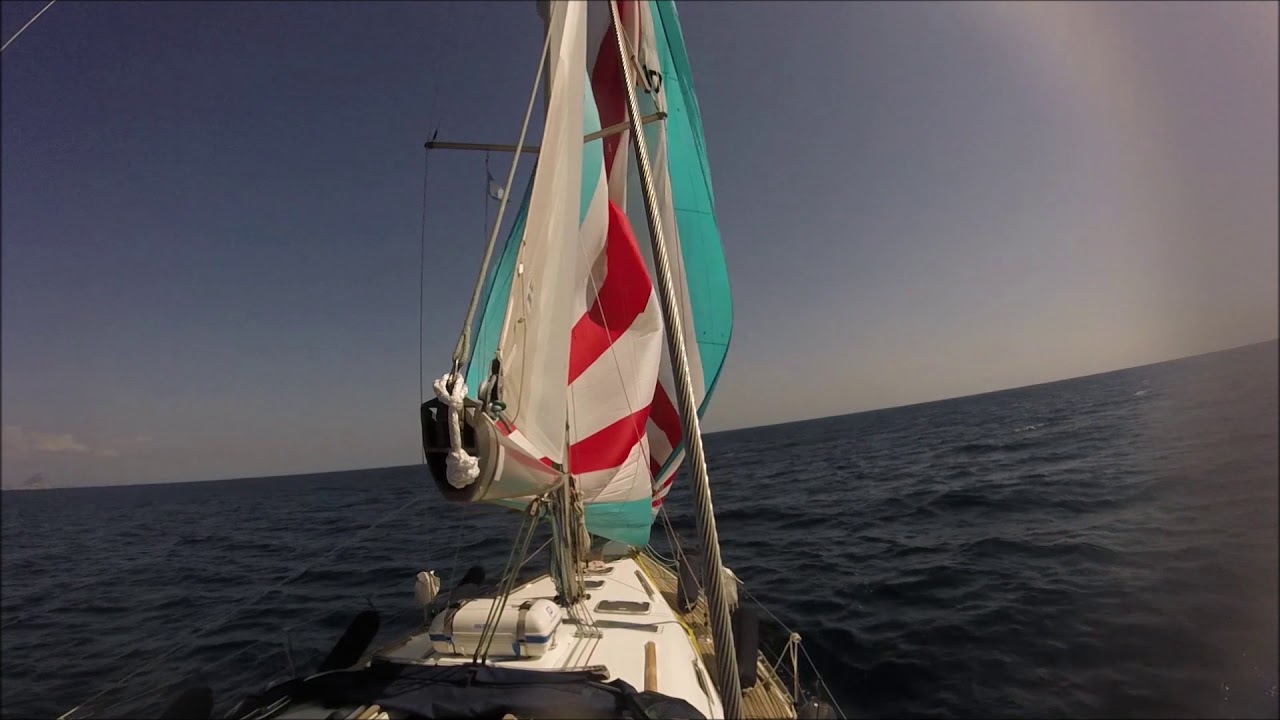 S/V ALBAID. Orzada navegando con asimétrico. Luffed sailing with asymmetric
