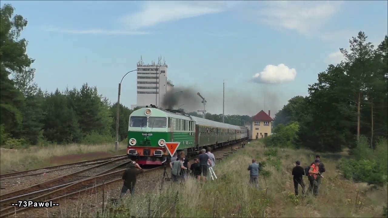 SU46-029 z pociągiem Piorun oraz Grom