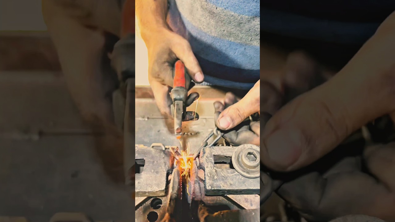 The Amazing Process Of Making Iron Chains in a Factory 🤯