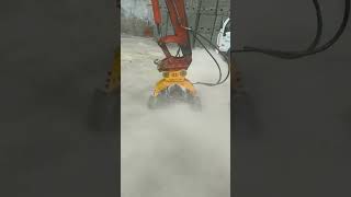 Excavator Plate Compactor at work.#excavatorattachment #soilcompaction #constructionequipment