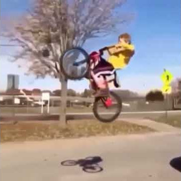 El niño que fue violado por la bicicleta