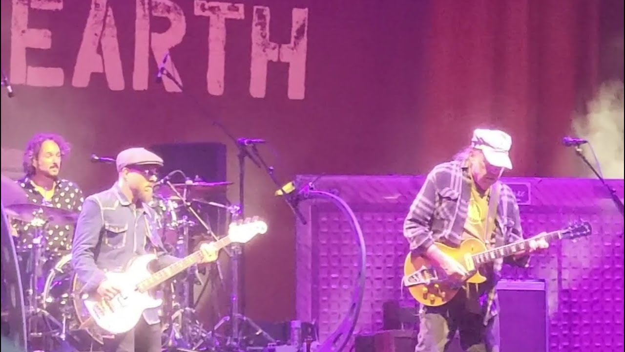 Neil Young & The Chrome Hearts - Southern Man (Live, Jazz Festival, Montreux, 06.07.2025)