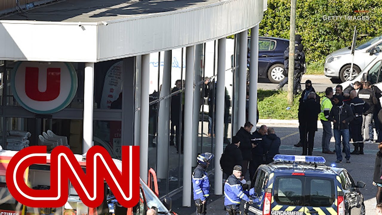 French officer who offered himself for a hostage in supermarket attack dies