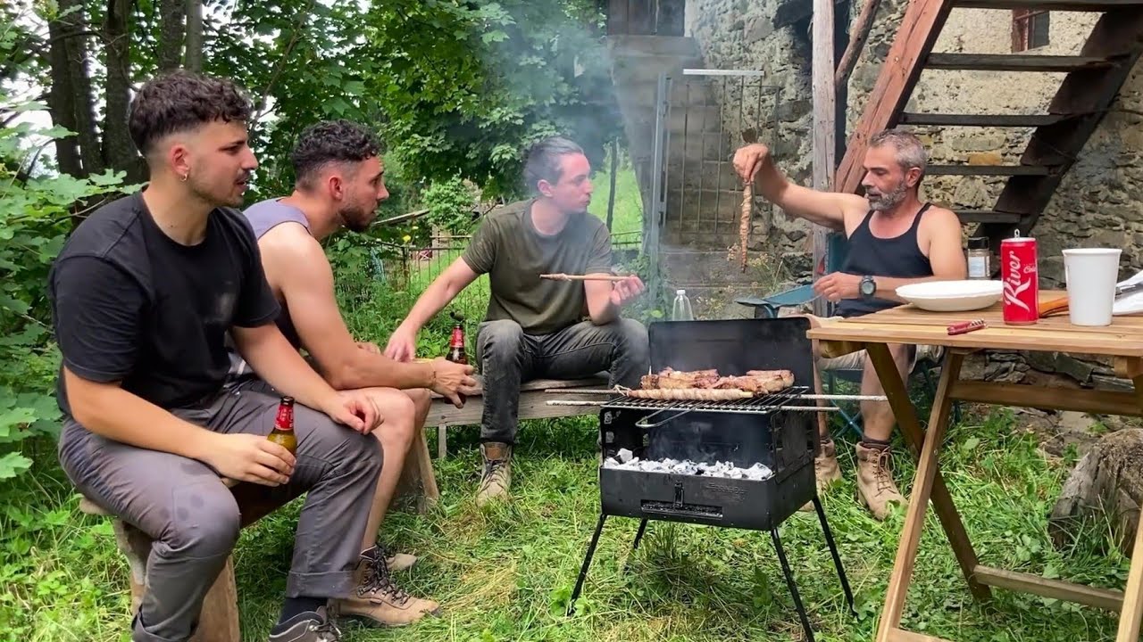 Finalmente un aiuto - Grossi lavori in stalla - Grigliata - Natura e silenzio - Restauro baita n.54