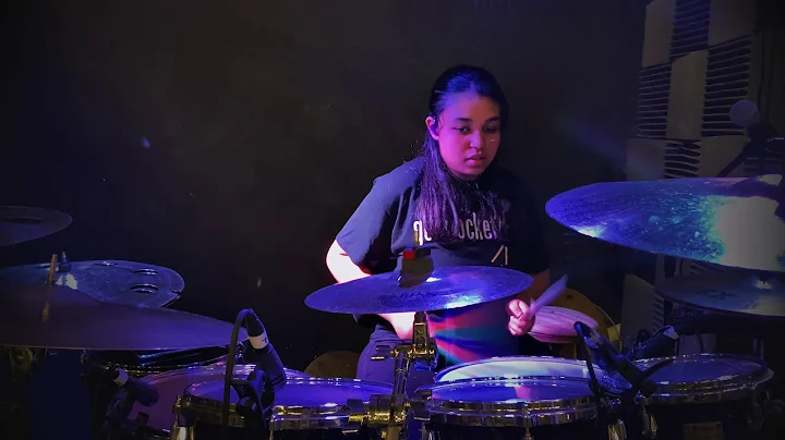 Playalong: Jamie Leigh Schultz Playing John Favicc...