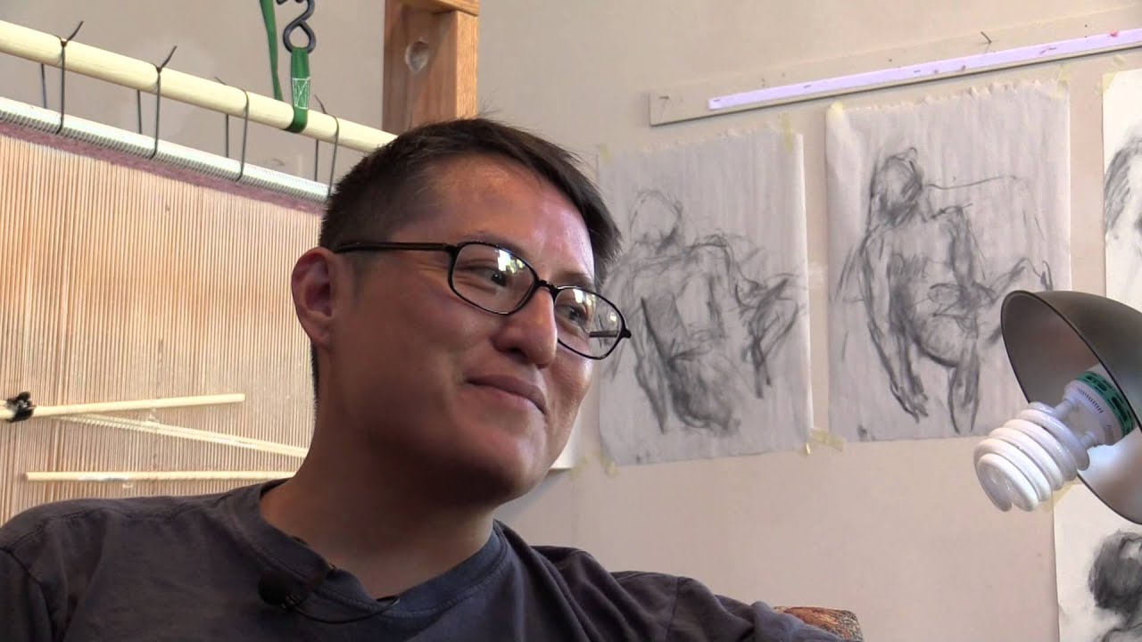 Ткач из племени навахо Марлоу Катони в резиденции МАИР