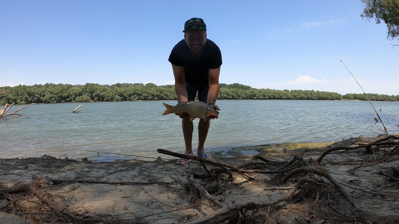 Pescuială pe brațul Sf. Gheorghe în zona Mahmudia, Județul Tulcea