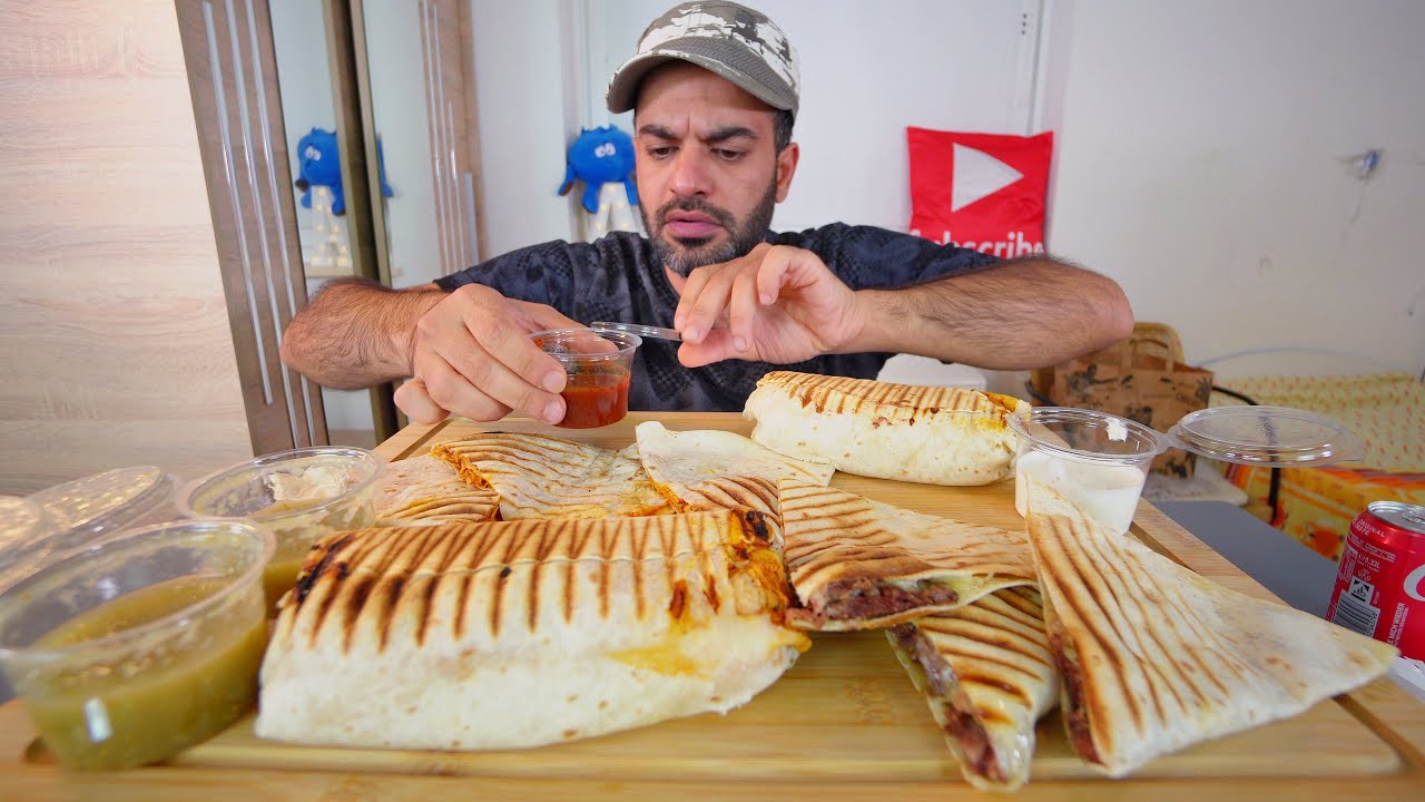 موكبانغ بوريتو وكويساديا باللحم والدجاج من مطعم تشيكوس المكسيكي Burritos & Quesadilla Mukbang