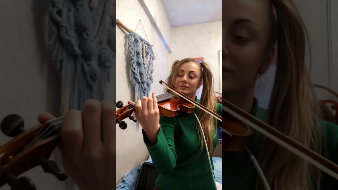 Снегопад за окном-лучший метроном для вечерних занятий. Учусь играть зимнюю классику #vibes #violin