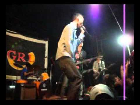 bondan-prakoso-&-fade2black-tetap-semangat-in-patjak-band