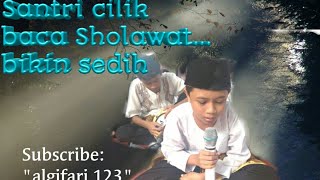 Download lagu Santri cilik baca sholawat versi india