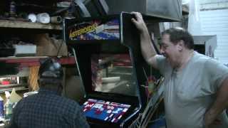 421 Atari ASTEROIDS and DELUXE ASTEROIDS THREE Going Out TNT Amusements