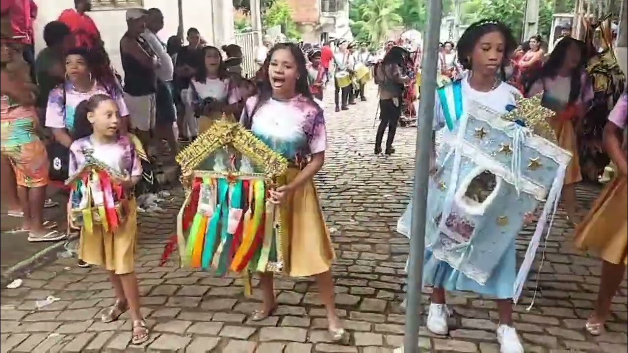 Bandeira Pena de Ouro - Festa de Arremate da bandeira Luz do Dia 💙💛
