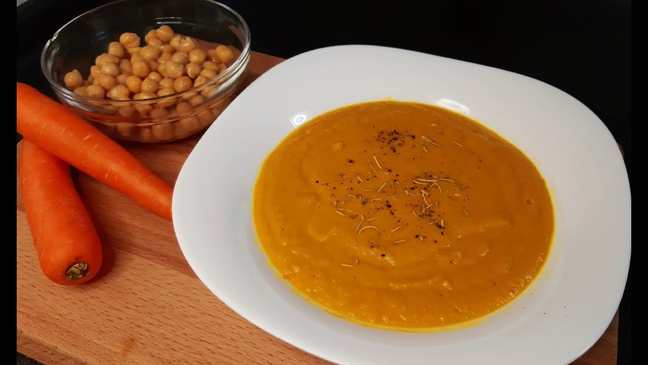 VELLUTATA DI CECI E CAROTE ricetta facile e veloce ,ricca di gusto , ricetta vegetariana .