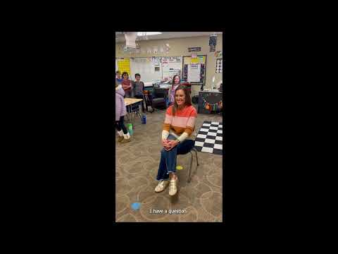 Teacher guesses students by voice
