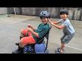 おいちゃんの大発明 台車にチャイルドシートを合体させた移動マシンで遊ぶおいちゃんとどんちゃん　大好きなリンゴよりロールパンナちゃんがいい! これは僕のもの!ぶーちゃん　#2324