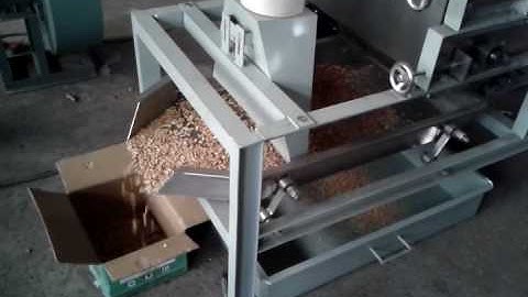 Peanut Kernel Splitting Machine
