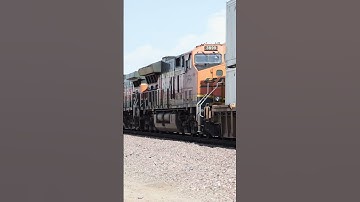 TRAIN SHORTS #00620 / WB BNSF 7955 DAGGETT 8-23-2025 #railtrack #passengertrain #automobile