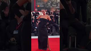 Demet Özdemir Kırmızı Halıda