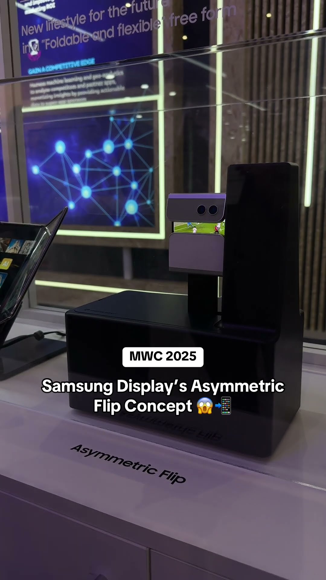 Samsung Display's Asymmetric Flip Concept at MWC 2025