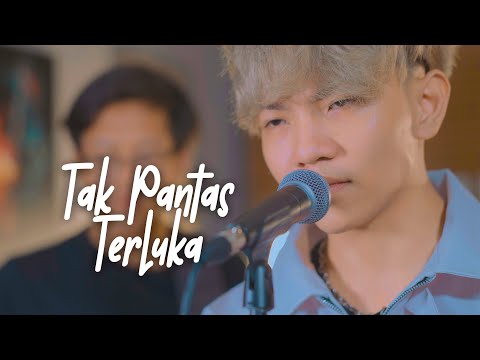 [COVER]Keisya Levronka - Tak Pantas Terluka By. aura band X @caesafbr