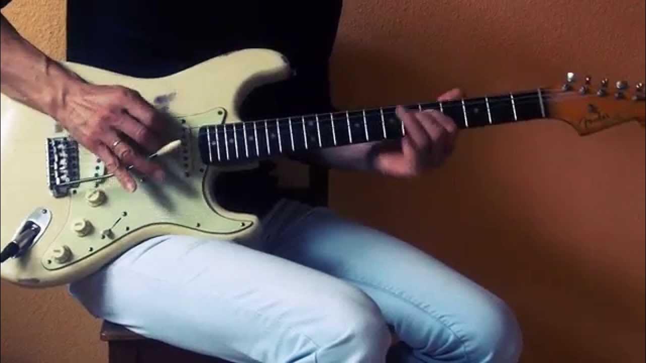 Cranked 1975 Fender Deluxe Reverb with er Blue Dog Speaker natural