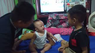 Cium Cium Adek... Bikin Gemesh