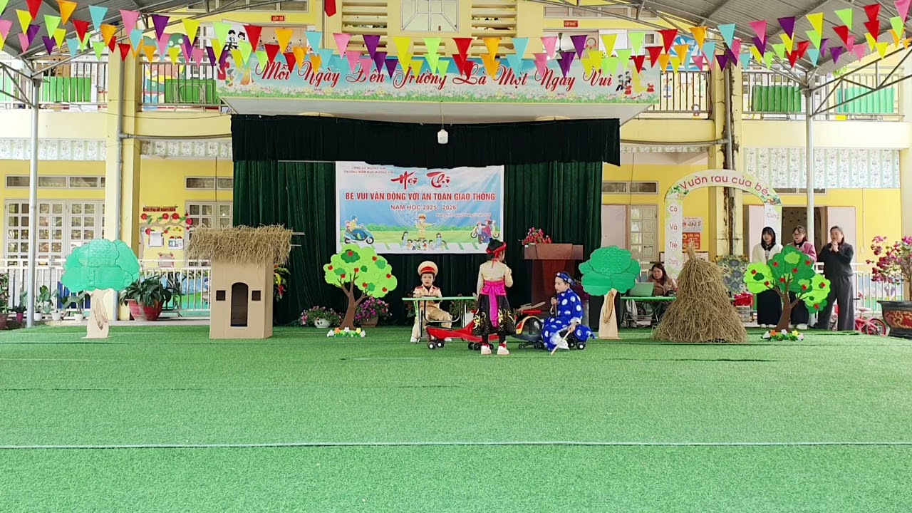 Tiểu phẩm thi an toàn giao thông đội Nà Khương + Chát + Khiết