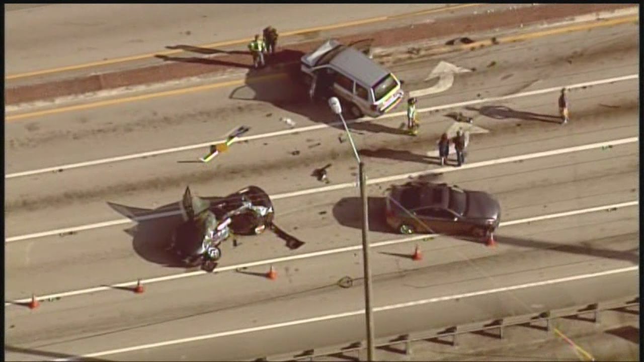 Fatal crash closes intersection in suburban Delray Beach - YouTube
