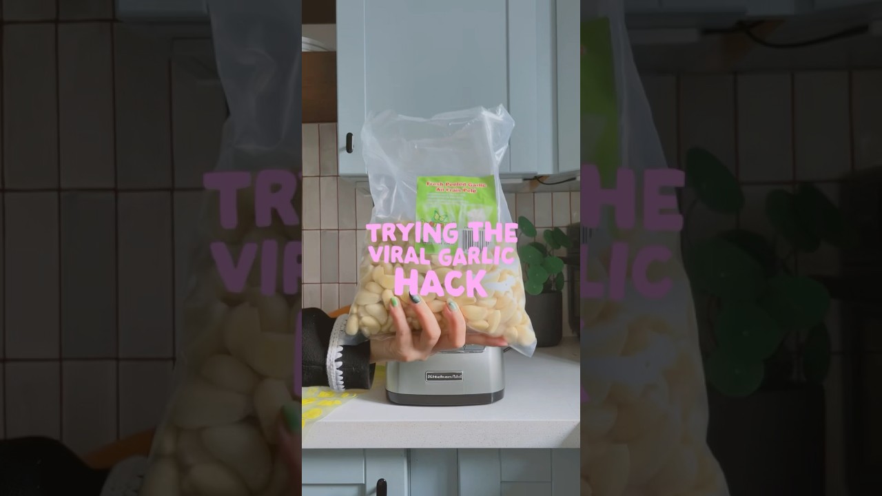 if you're a garlic lover like me, you have to try this #cookinghack #garlichack #viral