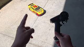 L'essai losi mini nascar 1/12 , brushed , modif en bl et run en bl parce que bon...30kmh...pfff