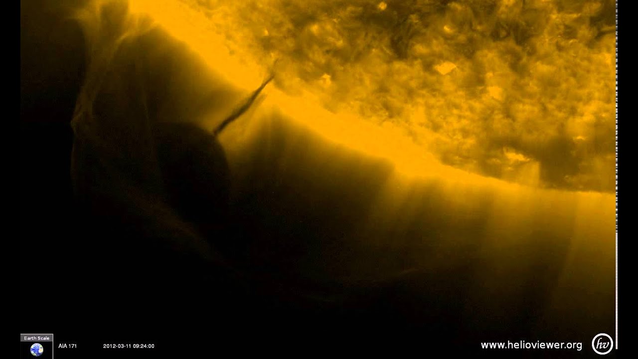 Odd sphere taking plasma from the SUN ?