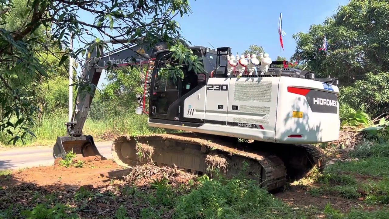 HIDROMEK HMK230LC งานเคลียร์ริ่งพื้นที่เพื่อก่อสร้างที่อยู่อาศัย