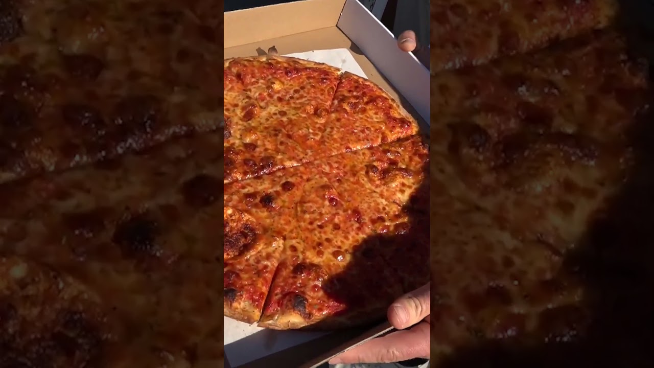 Dave Portnoy Reviews "Thinny Thin" Pizza Which Is Right Up His Alley