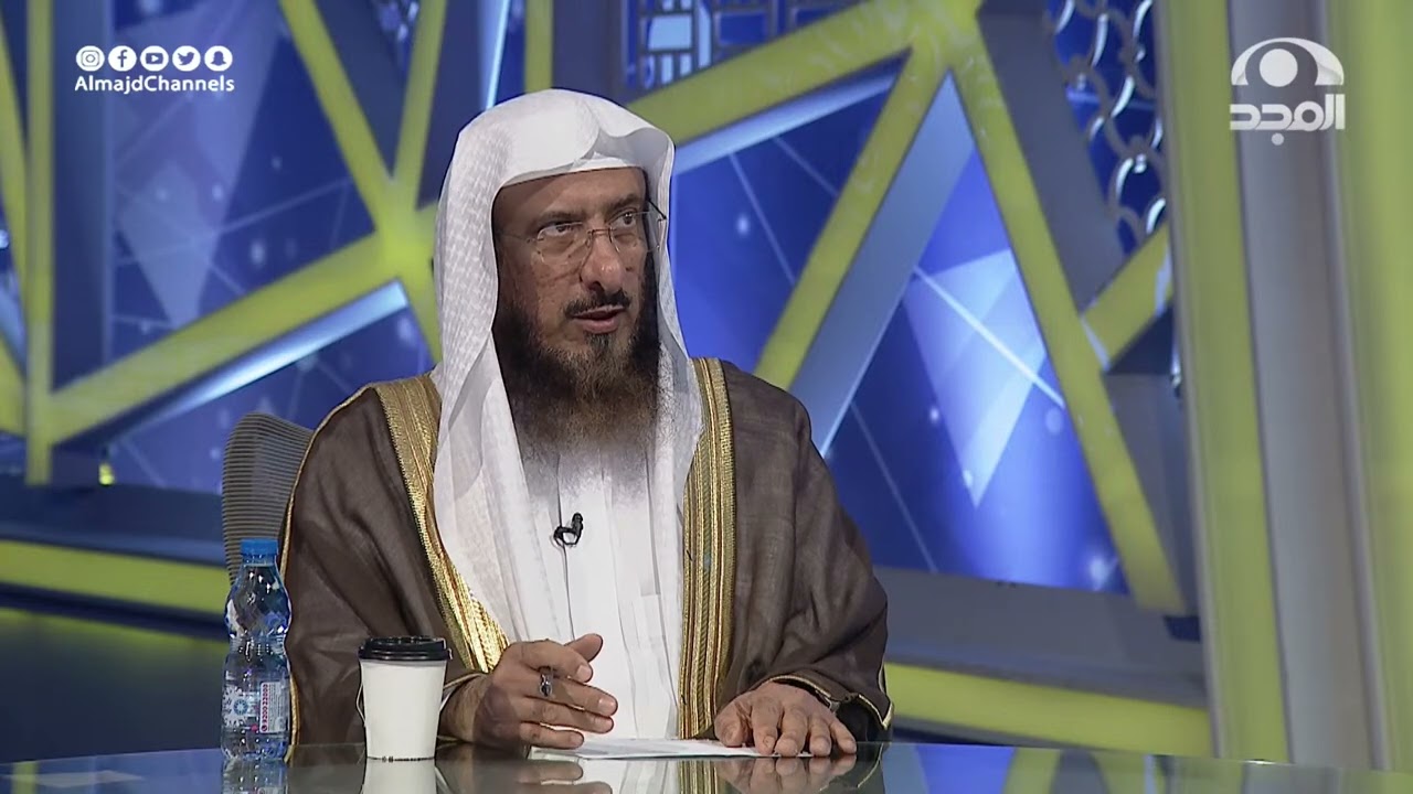 هل يجب على المسافر الصلاة مع الجماعة في المساجد ؟  | الشيخ: سليمان الماجد | الجواب الكافي