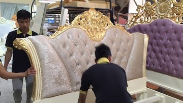 Giường ngủ dát vàng