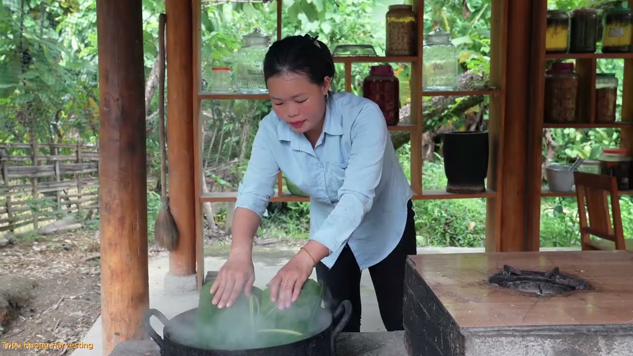 How to make banana cake using a traditional recipe, how to make handcrafted wooden chairs to sell