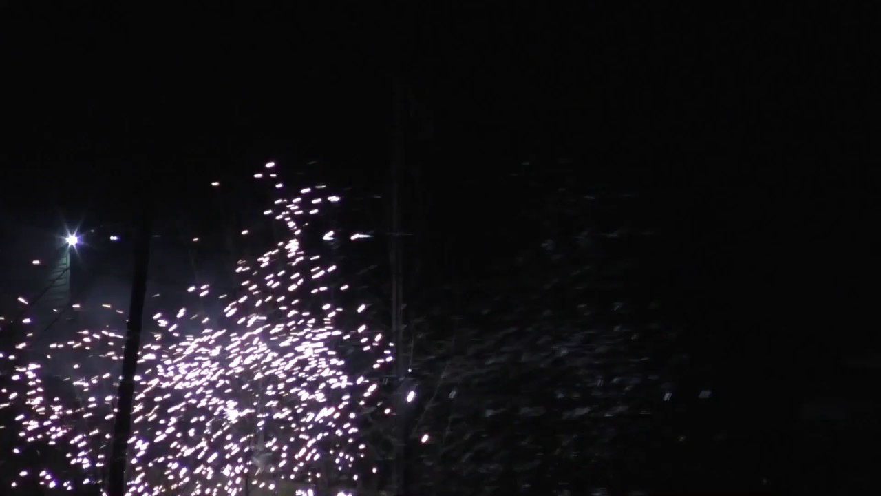 Искрят провода - YouTube