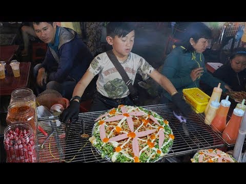 Hotboy 10 years old in the night market selling roast grill ricepaper - Street Food | I Love Foods