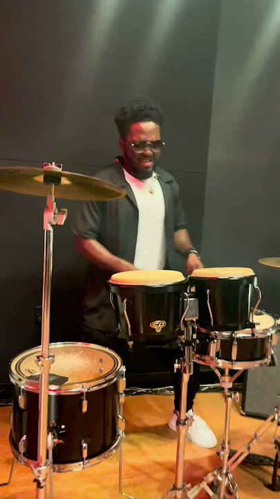 Amapiano Live Percussion with Dj  #funkdrumgrooves #dj #djviral