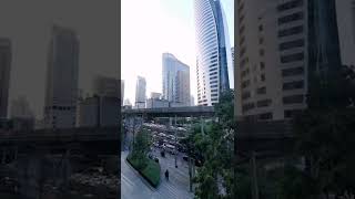 Amazing BANGKOK ! The best SUNSET in Thailand, inbetween Skyscrapers & BTS train . #shorts