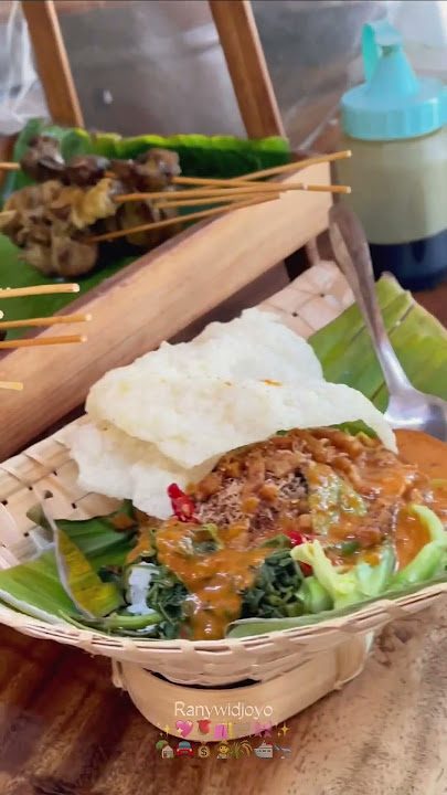 Pecel Pincuk Daun Jati Bogor Asli madiun #kulinerindonesia #pecelpincuk #music #pecelmadiun
