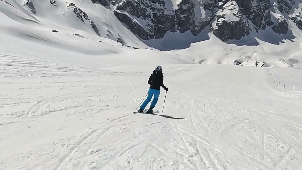 Jola skiing in Sulden am Ortler / Solda April 2024