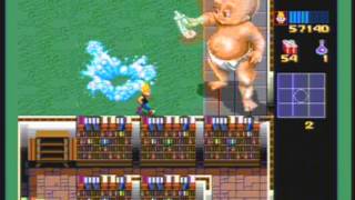 Zombies ate my Neighbours.Level 8: Forty Feet of Terror in: Titanic Toddler screenshot 5
