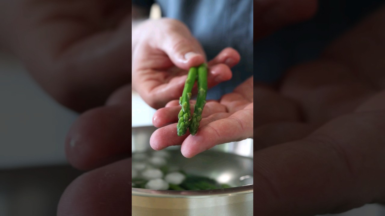 Why Chefs BLANCH Their Vegetables 