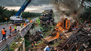 Truck Trailer Terbalik Masuk Jurang || Detik Detik Truck Rem Blong Dan Tabrak Pohon Di Bukit Kodok