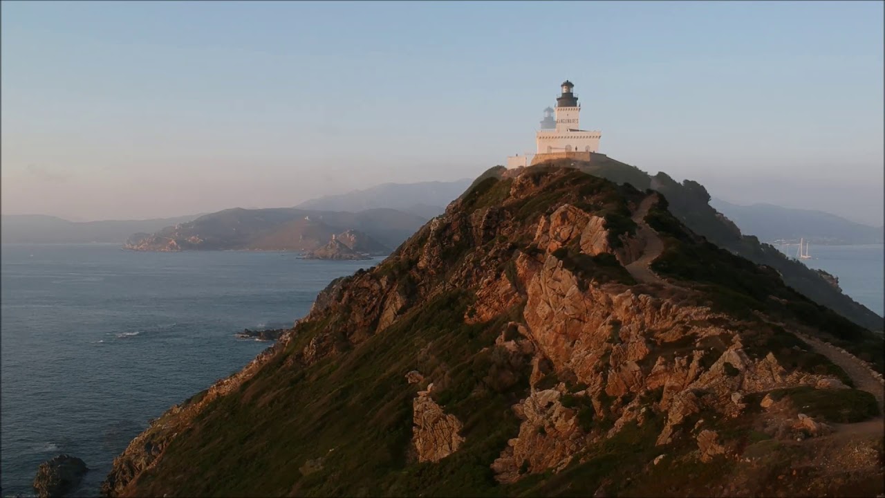 En voilier de retour de Grèce en passant par la Corse: les îles Sanguinaires