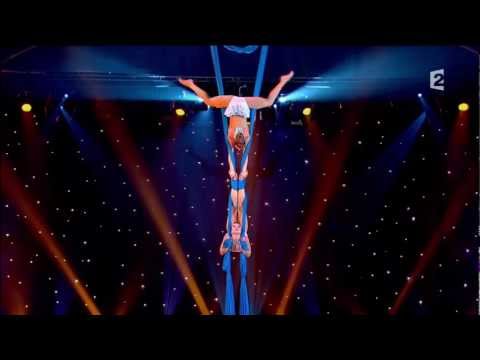 Duo Air Oksana and Olga Aerial contortion in silk