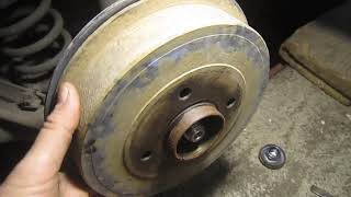 Снятие тормозного барабана Renault Logan (brake drum)