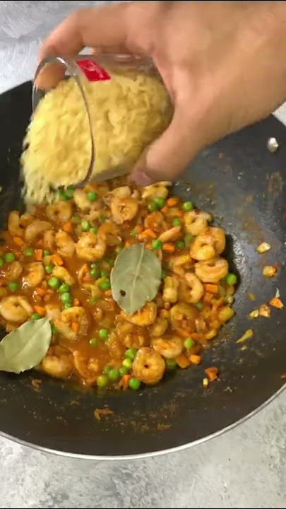 رز بالجمبري ، بس مش زي اي رز بالجمبري جربته 🤷🏻‍♂️